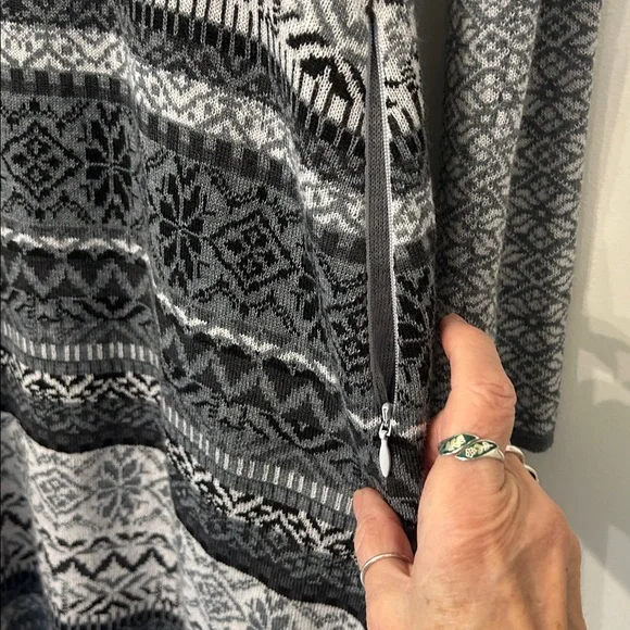 ICELANDIC DESIGN LONG WOOL AND ACRYLIC CARDIGAN SWEATER SIZE M - Picture 10 of 12